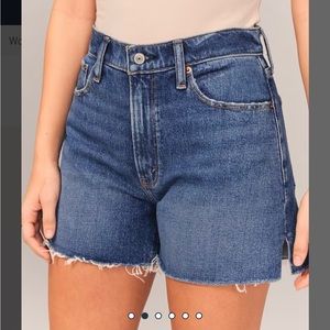 High rise 4 inch mom shorts some stretch SIZE 10